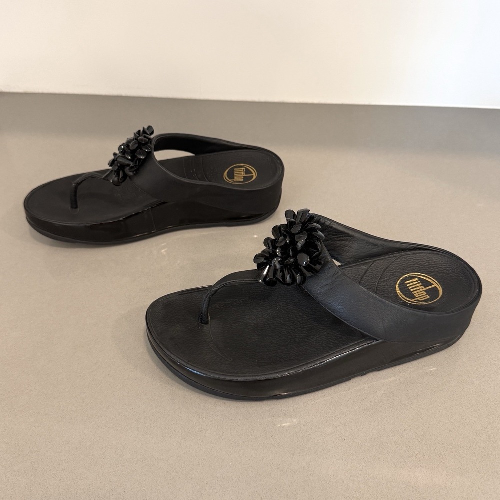 FitFlop Blossom Thong Sandals 7 Black Beaded Comfort Platform Slip On